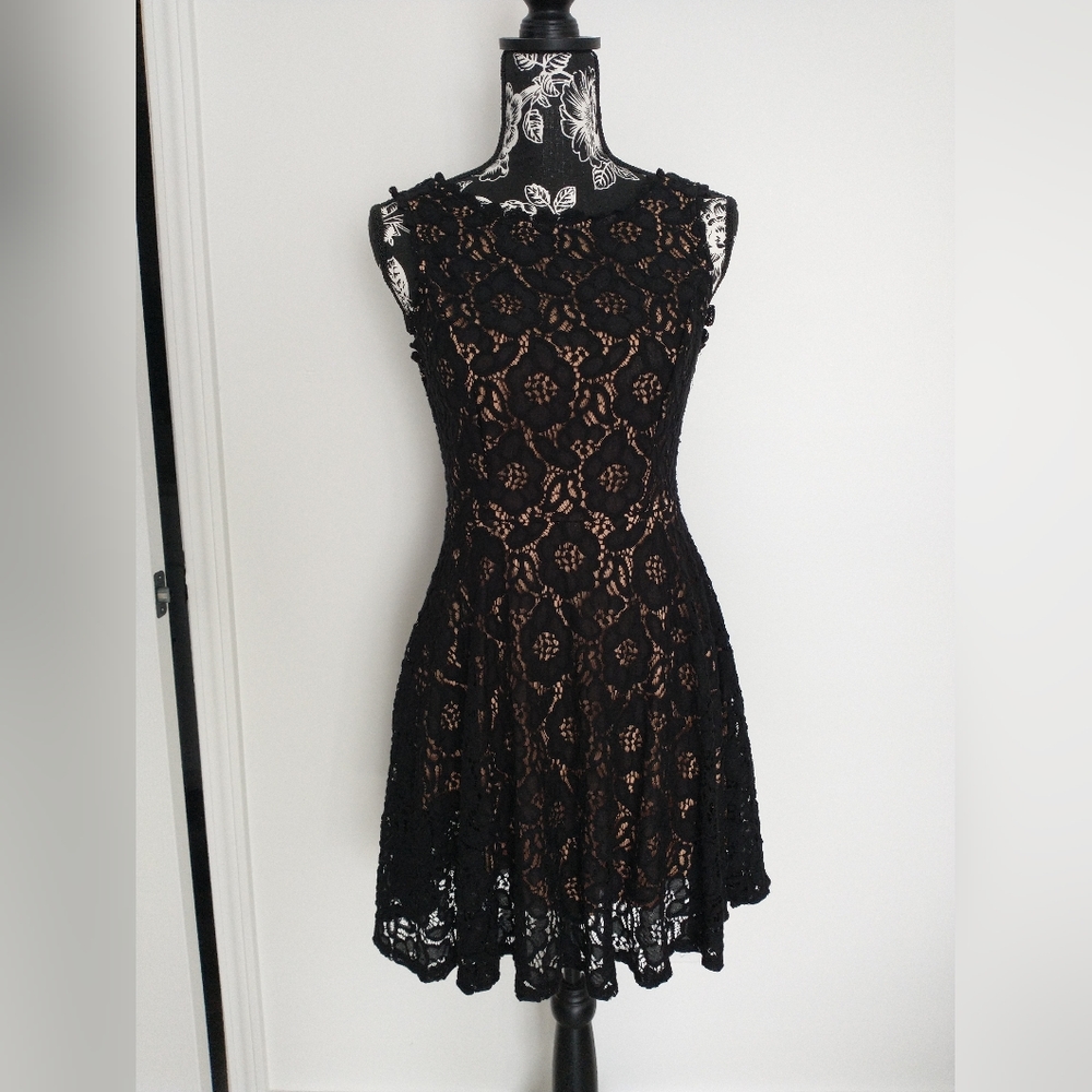 Jodi Kristopher Black/Nude Floral Dress